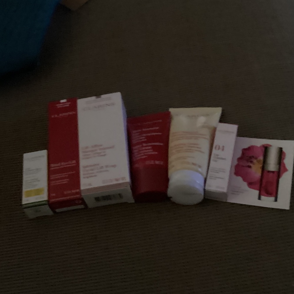 Clarins (6) piece deluxe samples/travel size skincare collection NEW